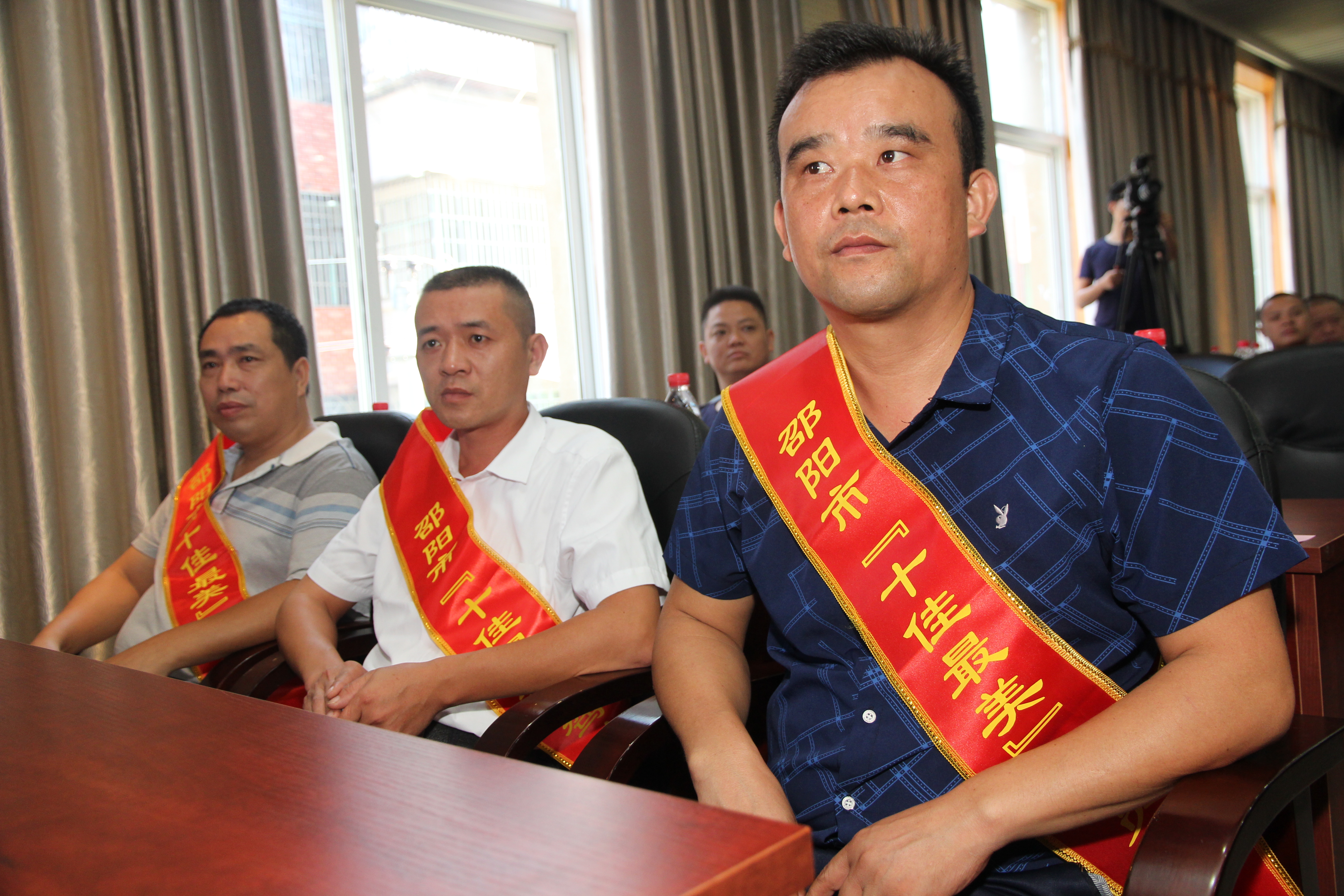 ——記市“十佳最美駕駛員” 、湘高速邵陽分公司駕駛員劉科技 李高雄  李雙江