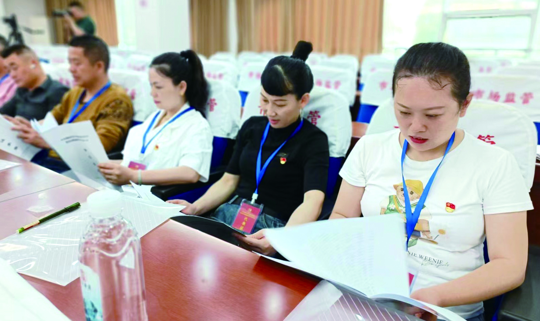 集團(tuán)公司黨委開展創(chuàng)先爭優(yōu)活動 推薦評選先進(jìn)基層黨組織、優(yōu)秀黨務(wù)工作者和優(yōu)秀共產(chǎn)黨員 （李高雄報道） 